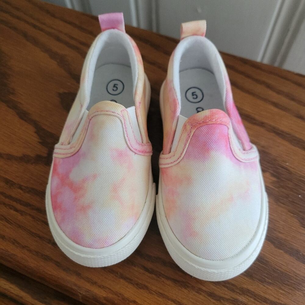 Size 5 girls cat & jack pastel tie fy slip on shoes